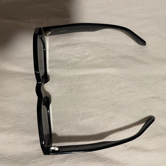 Quay Hyped Up Sunglasses - Picture 2 of 6